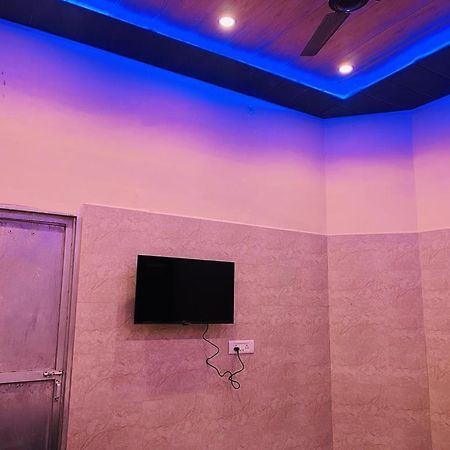 Saroja Paying Guest House พาราณสี ภายนอก รูปภาพ