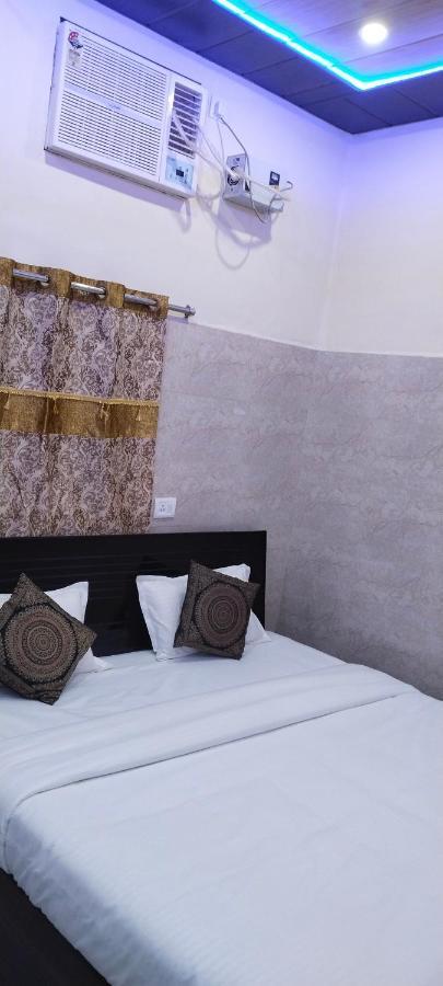 Saroja Paying Guest House พาราณสี ภายนอก รูปภาพ