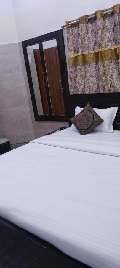 Saroja Paying Guest House พาราณสี ภายนอก รูปภาพ