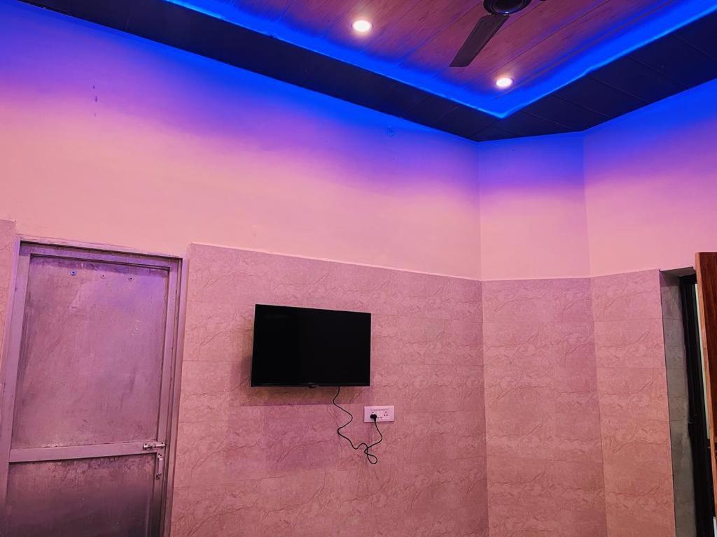 Saroja Paying Guest House พาราณสี ภายนอก รูปภาพ
