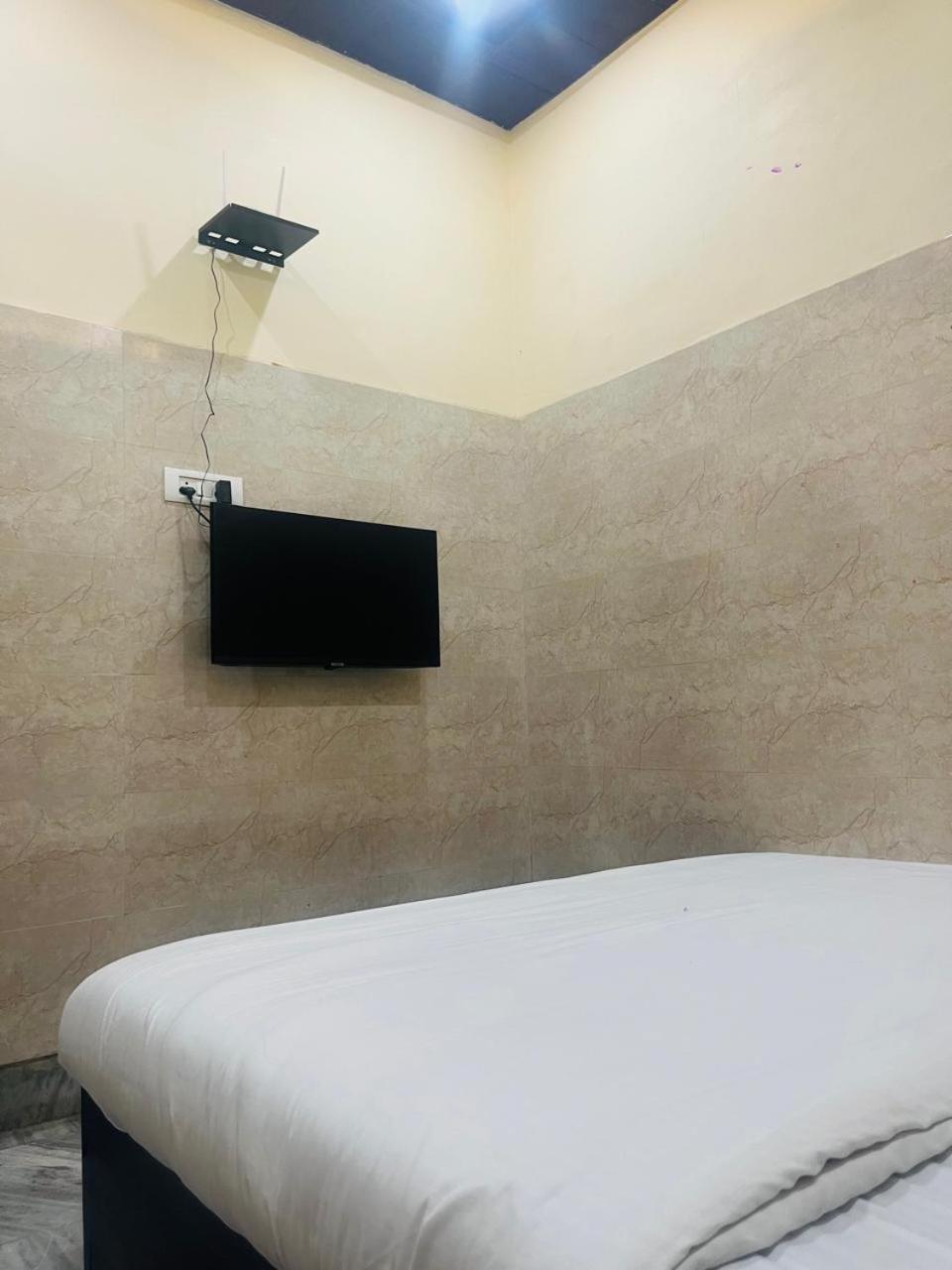Saroja Paying Guest House พาราณสี ภายนอก รูปภาพ
